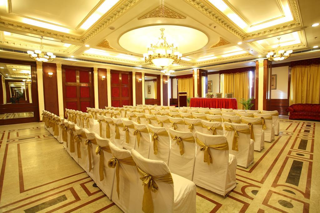 Hotel Om Tower Τζαϊπούρ Εξωτερικό φωτογραφία