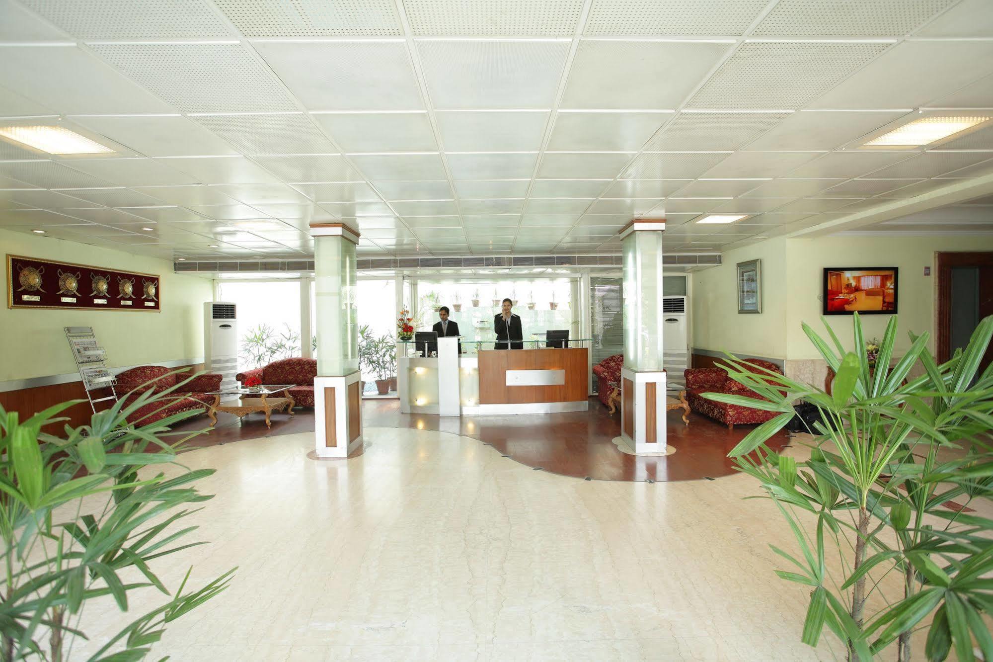 Hotel Om Tower Τζαϊπούρ Εξωτερικό φωτογραφία