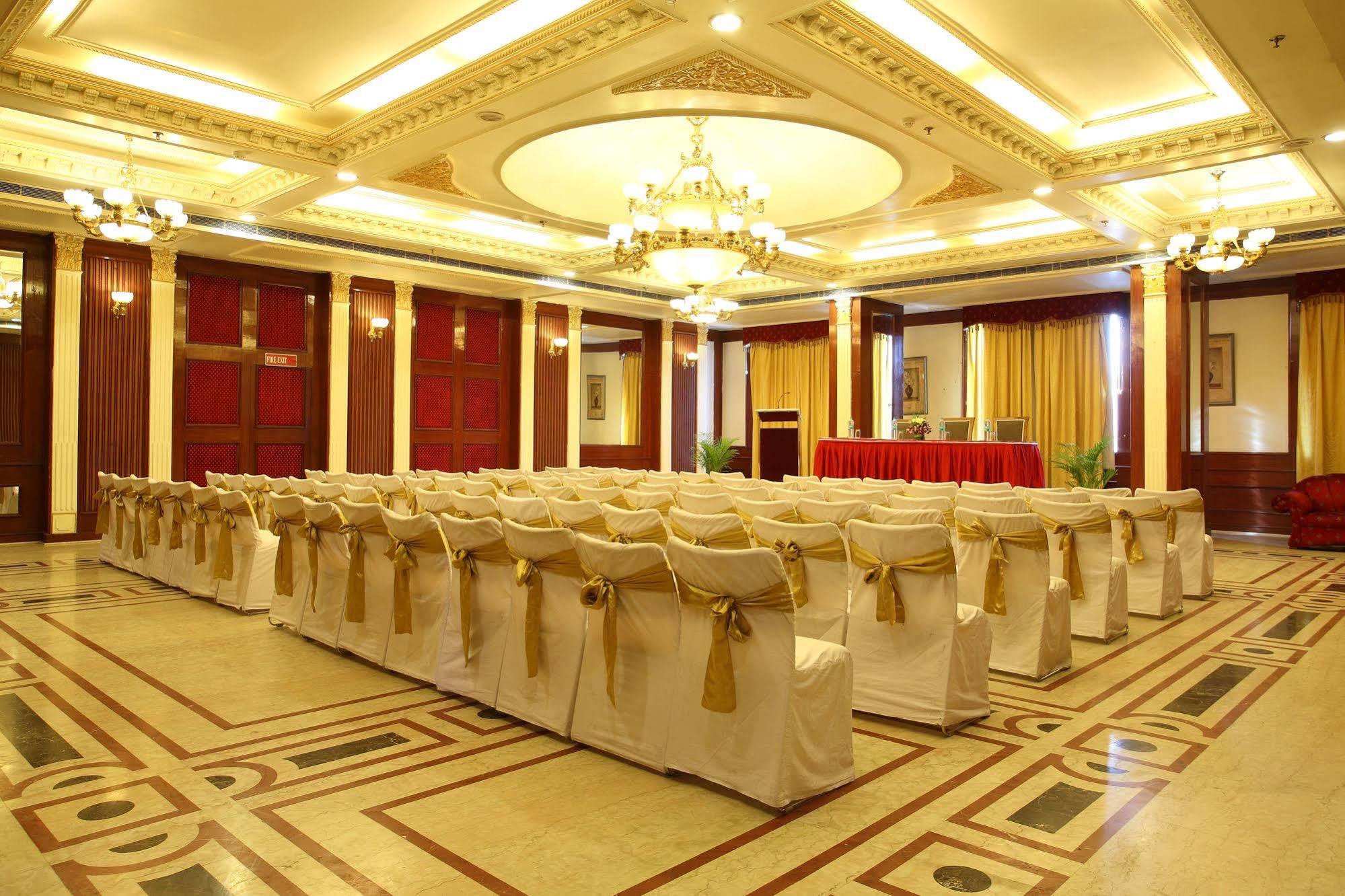 Hotel Om Tower Τζαϊπούρ Εξωτερικό φωτογραφία